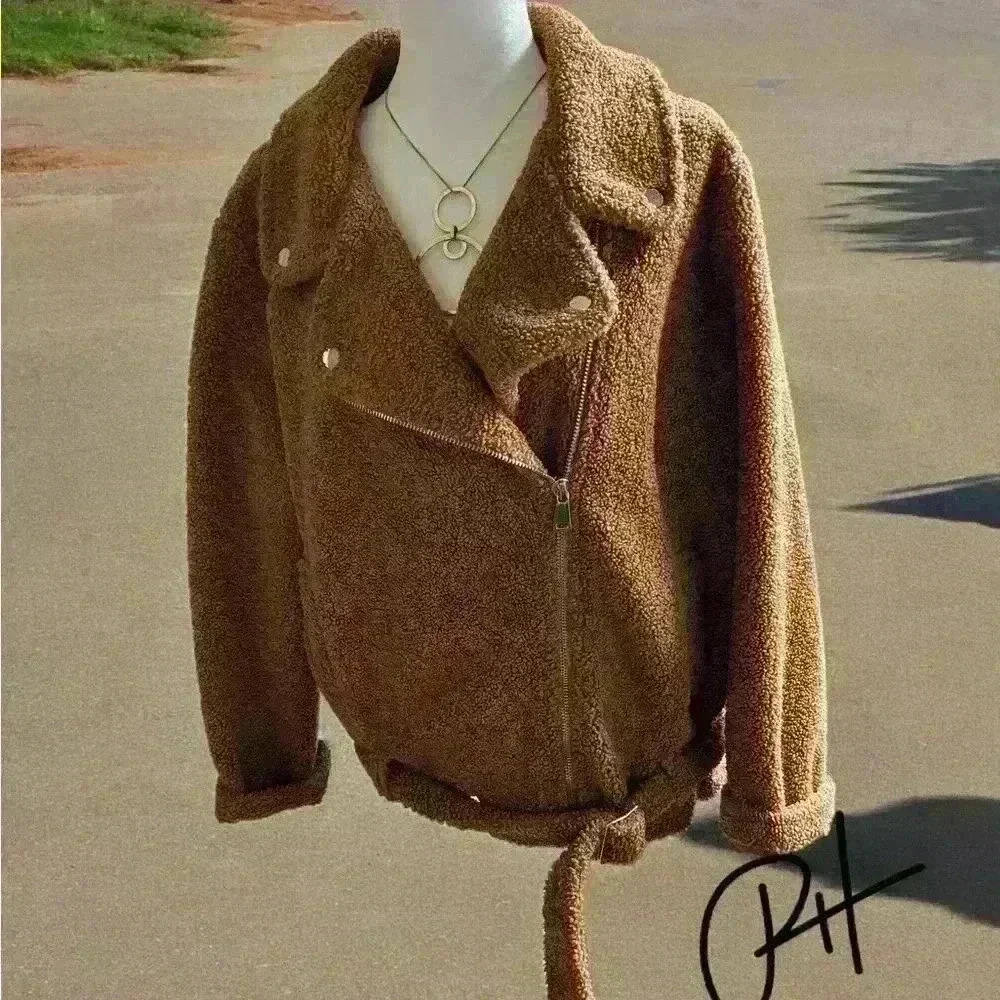 QEDLDN Teddy Bear cropped Moto jacket. Sherpa inspired ultra warm zip jacket